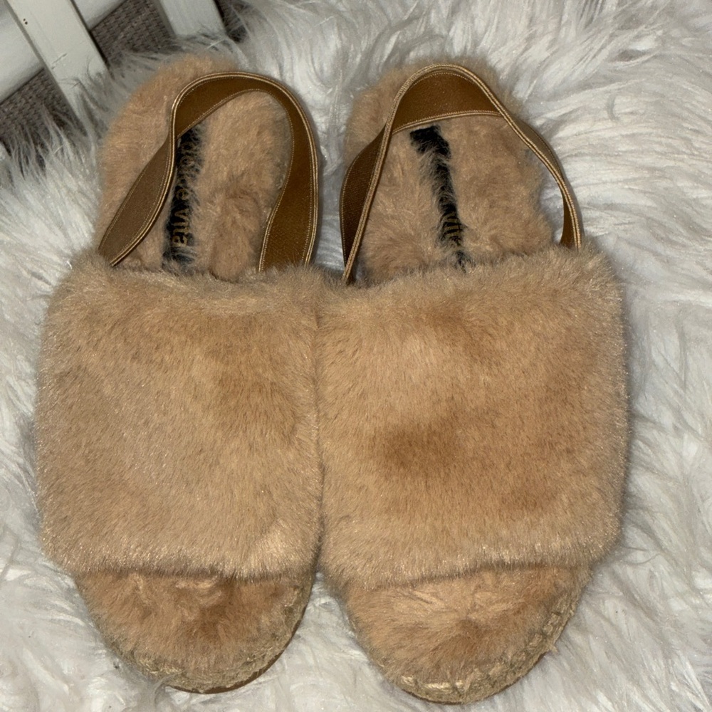 Dolace Vita Cozy Faux Fur Tan Slippers/Sandals Sz 6